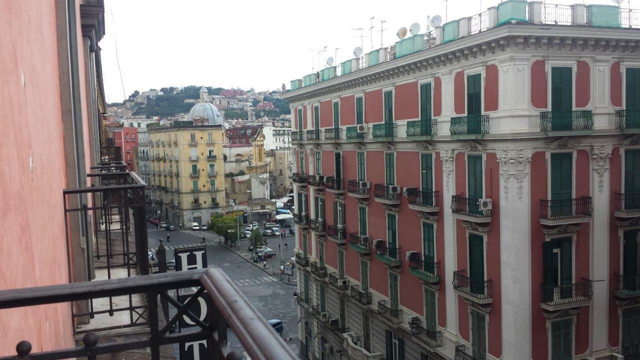 Una Casetta Al Centro Di Napoli Εξωτερικό φωτογραφία